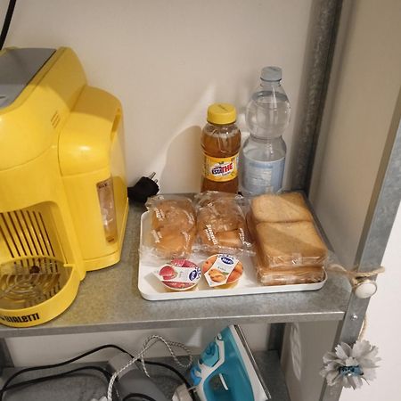 La Stanza Nel Borgo Apartment Bologna Bilik gambar